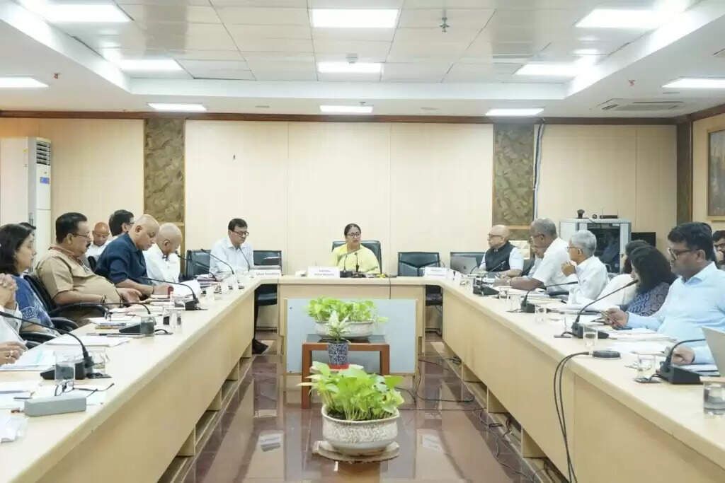 India Pakistan Tension : दिल्ली में भारत-पाक तनाव के बीच आपातकालीन तैयारियां तेज, मुख्यमंत्री ने की उच्चस्तरीय समीक्षा