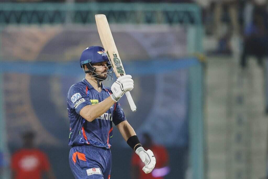 LSG vs MI: मिचेल मार्श और एडेन मार्करम की विस्फोटक बल्लेबाजी, LSG ने मुंबई को दिया 204 रनों का विशाल लक्ष्य