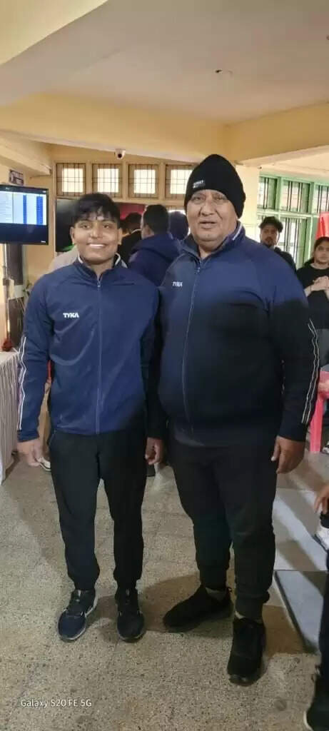 काशी विद्यापीठ की शगुन राव ने अखिल भारतीय वेट लिफ्टिंग प्रतियोगिता में जीता सिल्वर मेडल