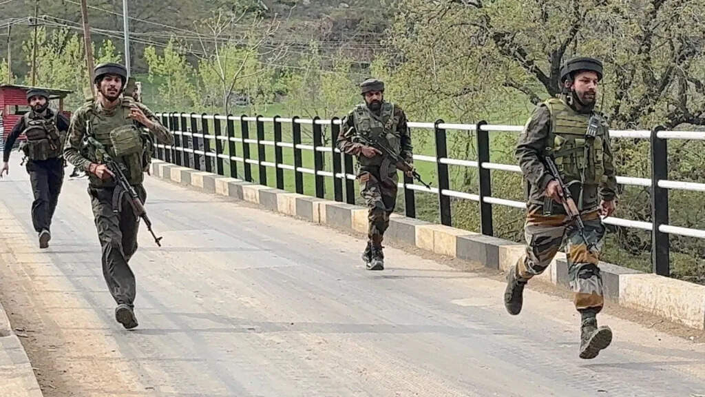 Pahalgam Terror Attack: कई पर्यटकों की हुई मौत, छह घायल,सुरक्षा बलों ने शुरू किया तलाशी अभियान