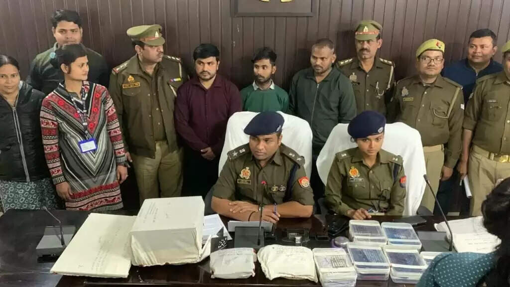 विदेशी नौकरी के नाम पर 80 लाख की साइबर ठगी, वाराणसी पुलिस ने गिरोह का किया भंडाफोड़