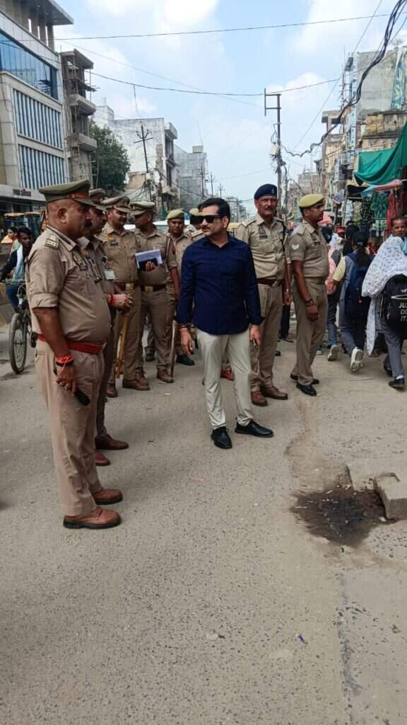 Police Commissioner ने पांडेयपुर चौराहे का निरीक्षण कर दिए आवश्यक दिशा-निर्देश