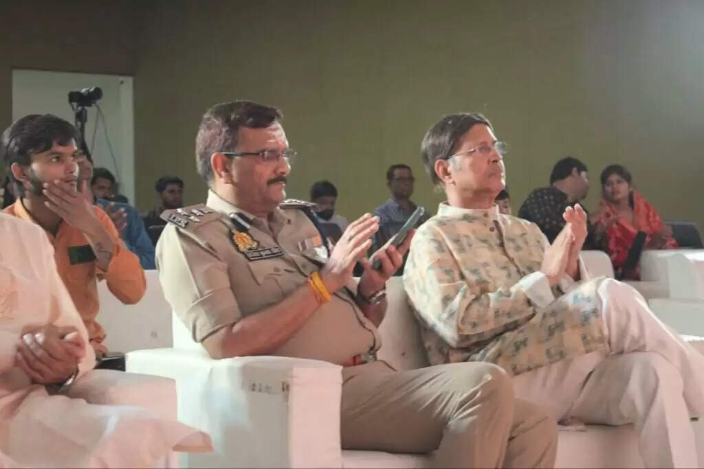 Kashi Vishwanath Dham में ‘पूरब पच्छिम संगीत’ भजन संध्या का आयोजन, प्रसिद्ध नृत्यांगना ममता टंडन के कत्थक नृत्य ने दर्शकों को किया मंत्रमुग्ध