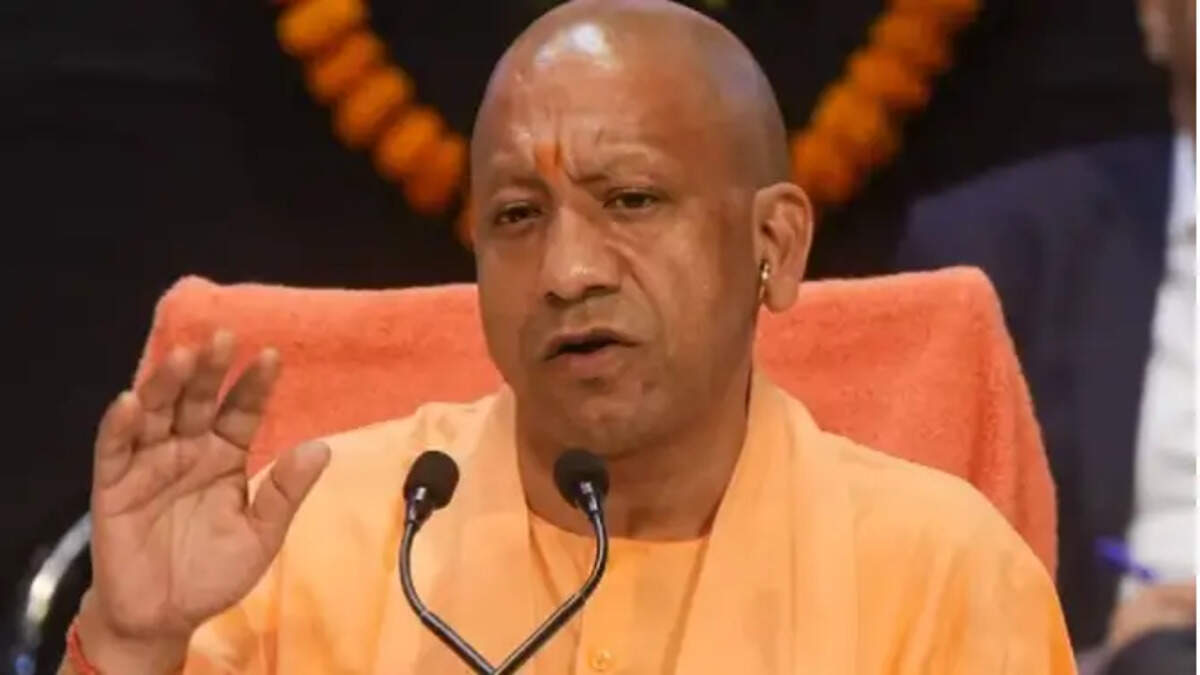 योगी सरकार ने छात्रों को दी बड़ी सौगात, 3350 करोड़ रुपये सीधे खातों में ट्रांसफर