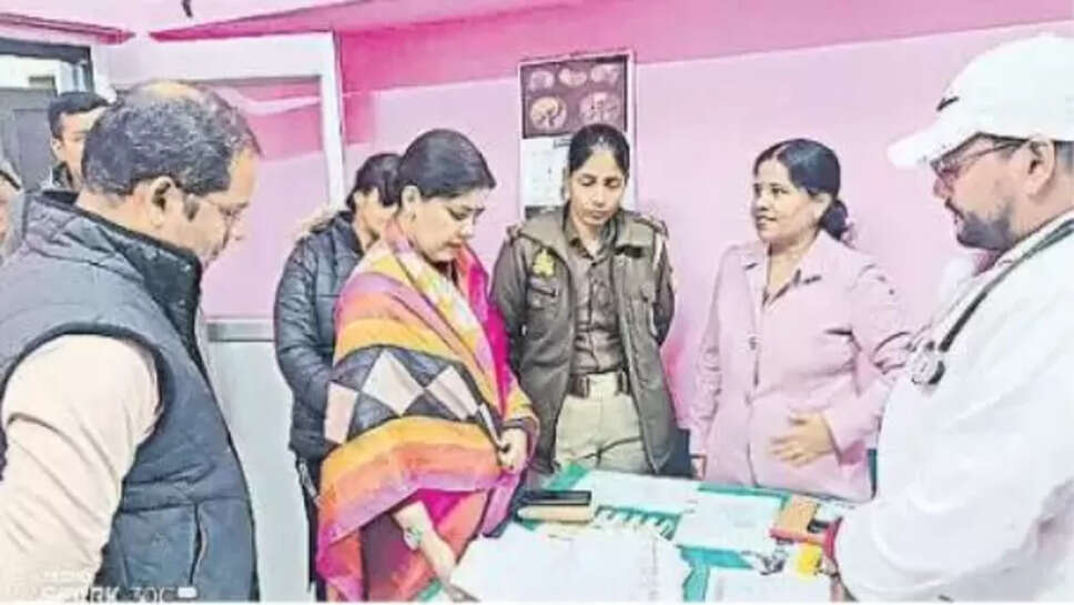  पीएचसी चिरईगांव का निरीक्षण