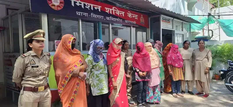  रोडवेज-रेलवे स्टेशन के पास अव्यवस्था फैलाने वाली 10 महिलाएं हिरासत में, सिगरा पुलिस का अभियान