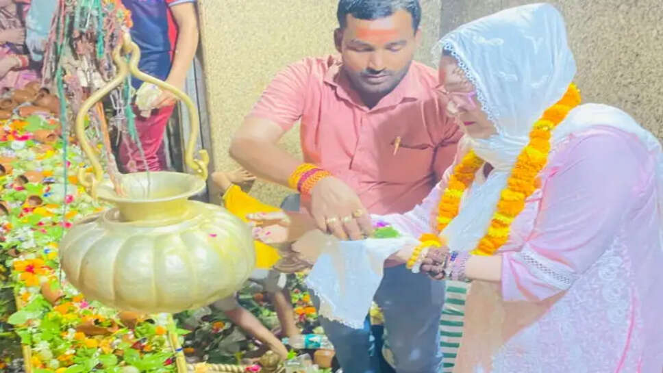  सुनीता आहूजा