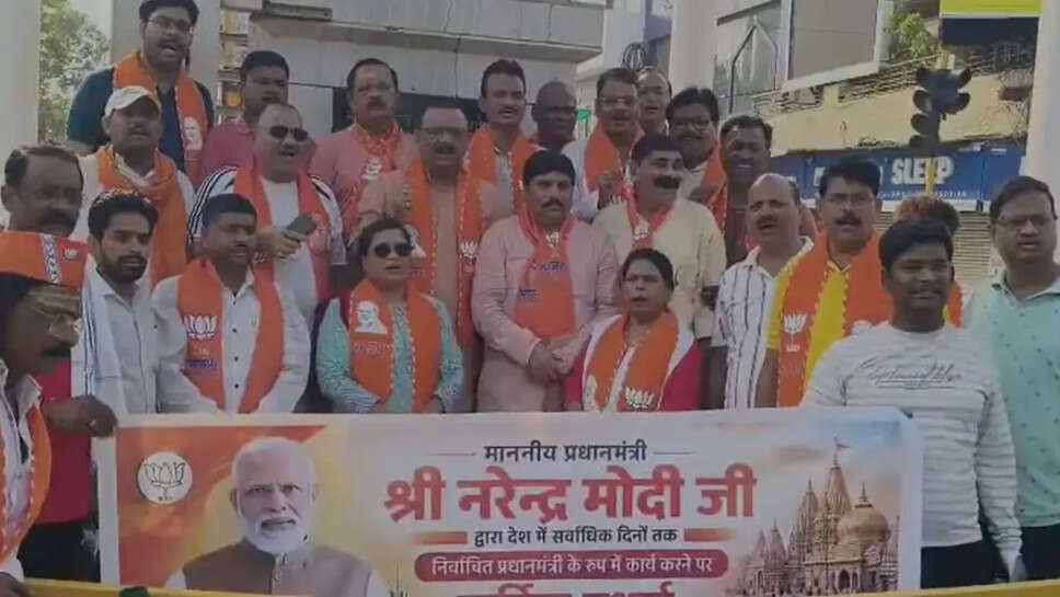  प्रधानमंत्री नरेंद्र मोदी 