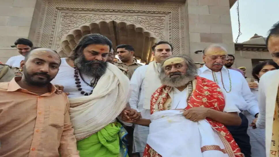 काशी में बोले श्रीश्री रविशंकर