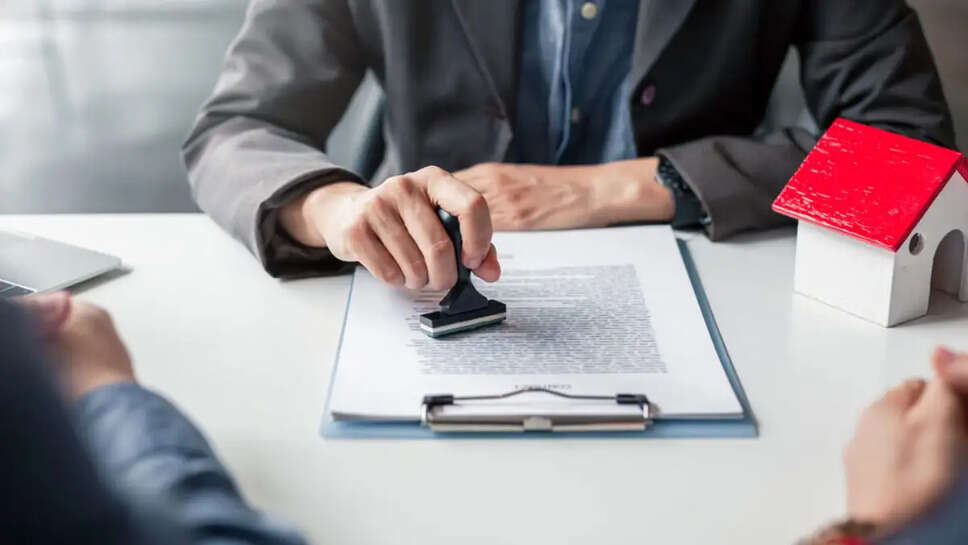  पीलीभीत में रजिस्ट्री प्रक्रिया होगी हाईटेक: फिंगरप्रिंट के साथ अब रेटीना स्कैन से होगा सत्यापन