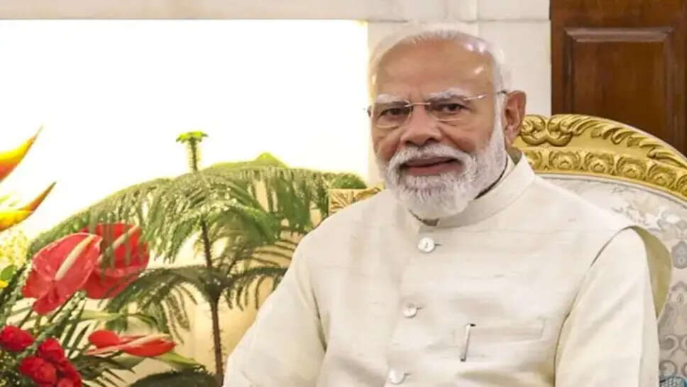 गुजरात दौरे पर प्रधानमंत्री नरेंद्र मोदी