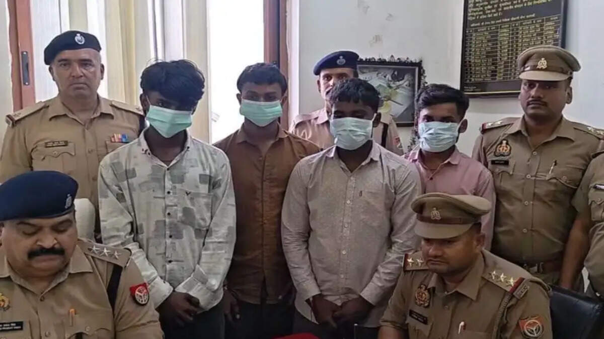 बरसाए पत्थर