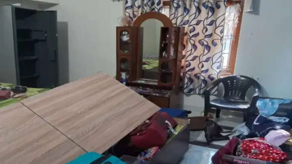 बंद मकान में चोरों का आतंक
