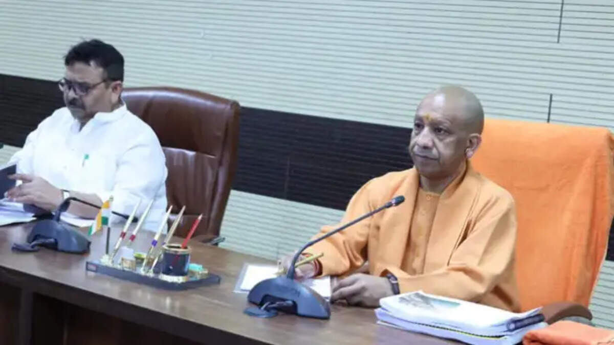  CM योगी का सख्त आदेश: सभी जिम की जांच हो, महिलाओं के लिए महिला ट्रेनर अनिवार्य