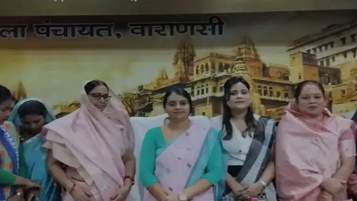 जिला पंचायत अध्यक्ष पूनम मौर्या