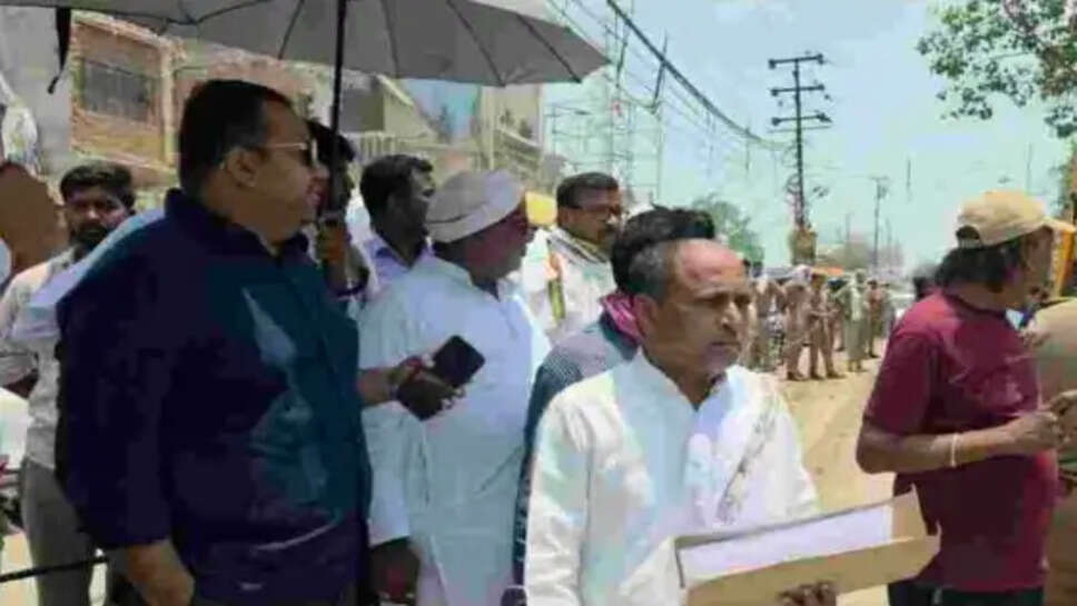 मुगलसराय में फिर चला बुलडोजर