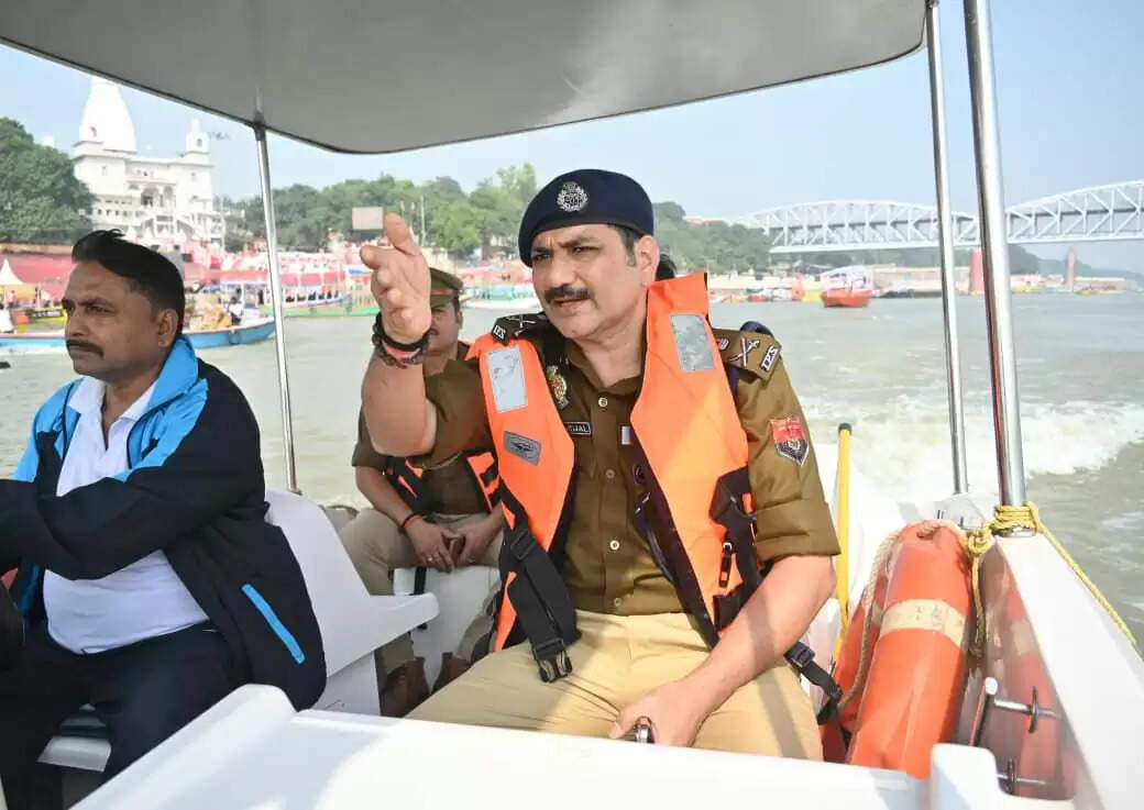 देव दीपावली की तैयारियों का पुलिस आयुक्त मोहित अग्रवाल ने किया निरीक्षण, सुरक्षा और भीड़ प्रबंधन पर दिए सख्त निर्देश