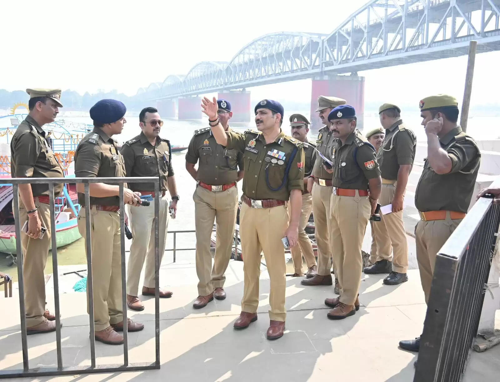 देव दीपावली की तैयारियों का पुलिस आयुक्त मोहित अग्रवाल ने किया निरीक्षण, सुरक्षा और भीड़ प्रबंधन पर दिए सख्त निर्देश