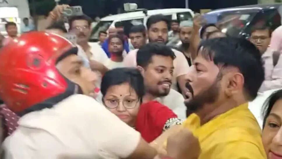 Kolkata Airport Clash