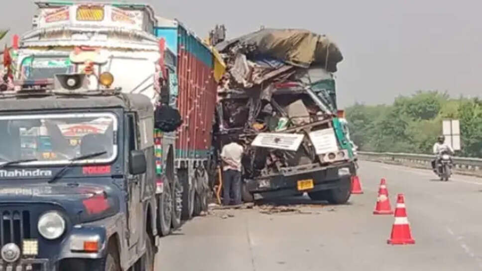 वाराणसी रिंग रोड पर एक्सीडेंट