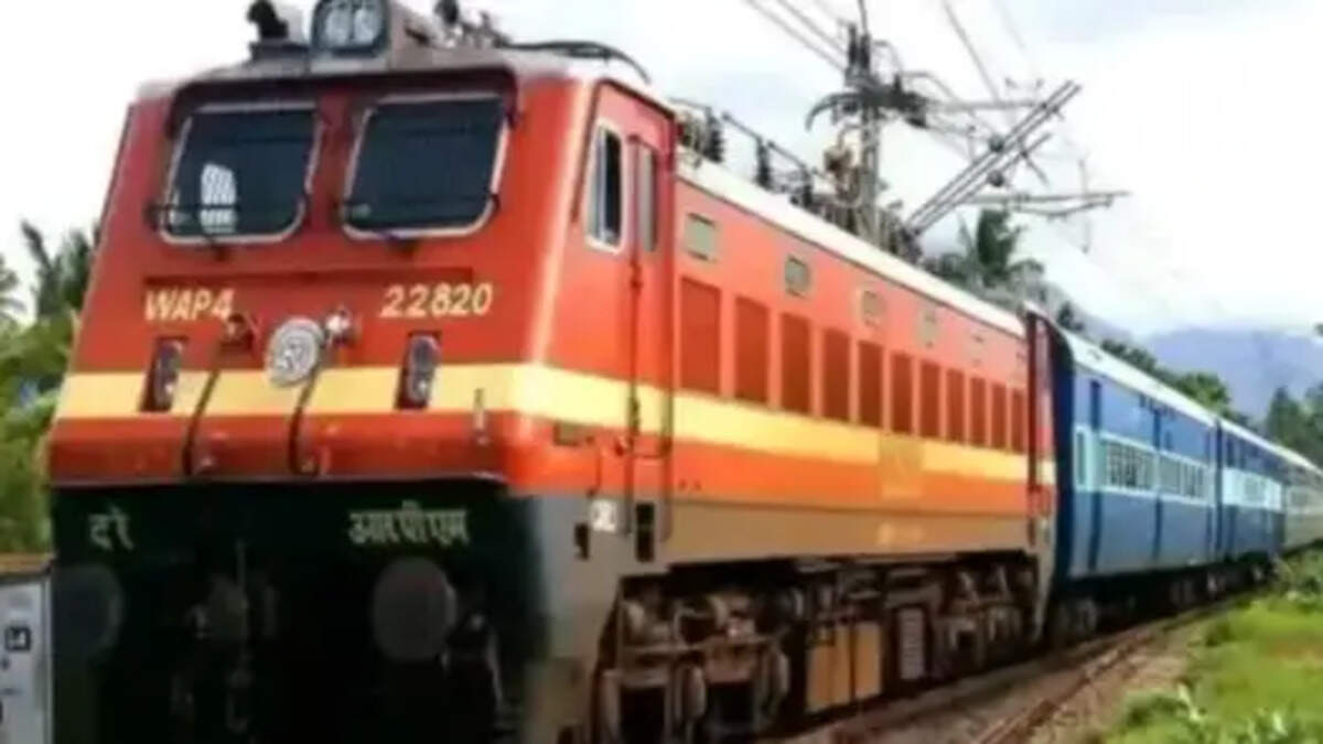 10 स्पेशल ट्रेनें
