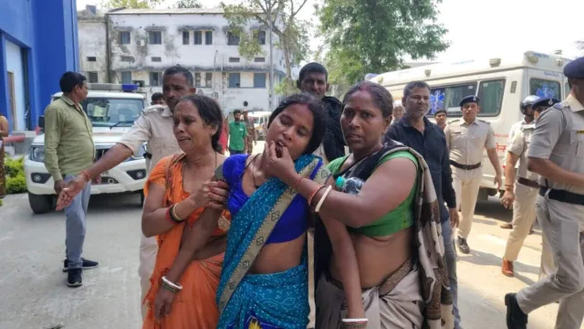  बिहार के नालंदा में भगदड़, 8 श्रद्धालुओं की मौत, कई घायल