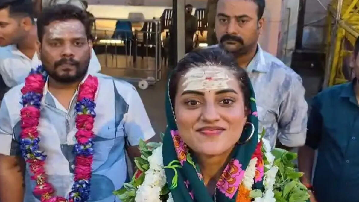 एक्ट्रेस अक्षरा सिंह