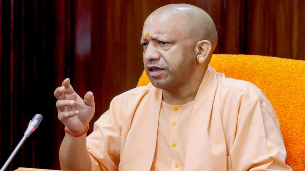 यूपी में कक्षा 1 से 8 तक के छात्रों के लिए 36 करोड़ रुपये जारी, डीबीटी से मिलेगी मुफ्त स्कूल यूनिफॉर्म की राशि