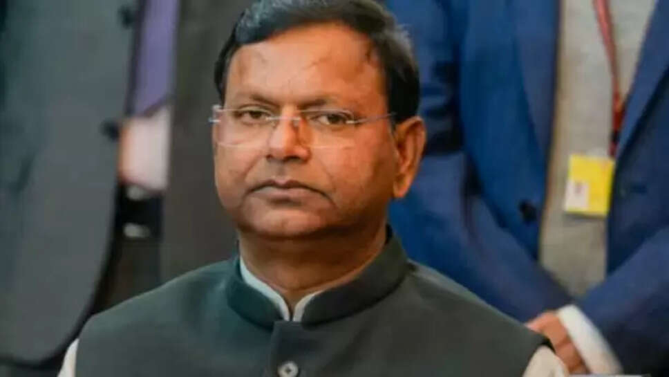 कौन हैं पंकज चौधरी