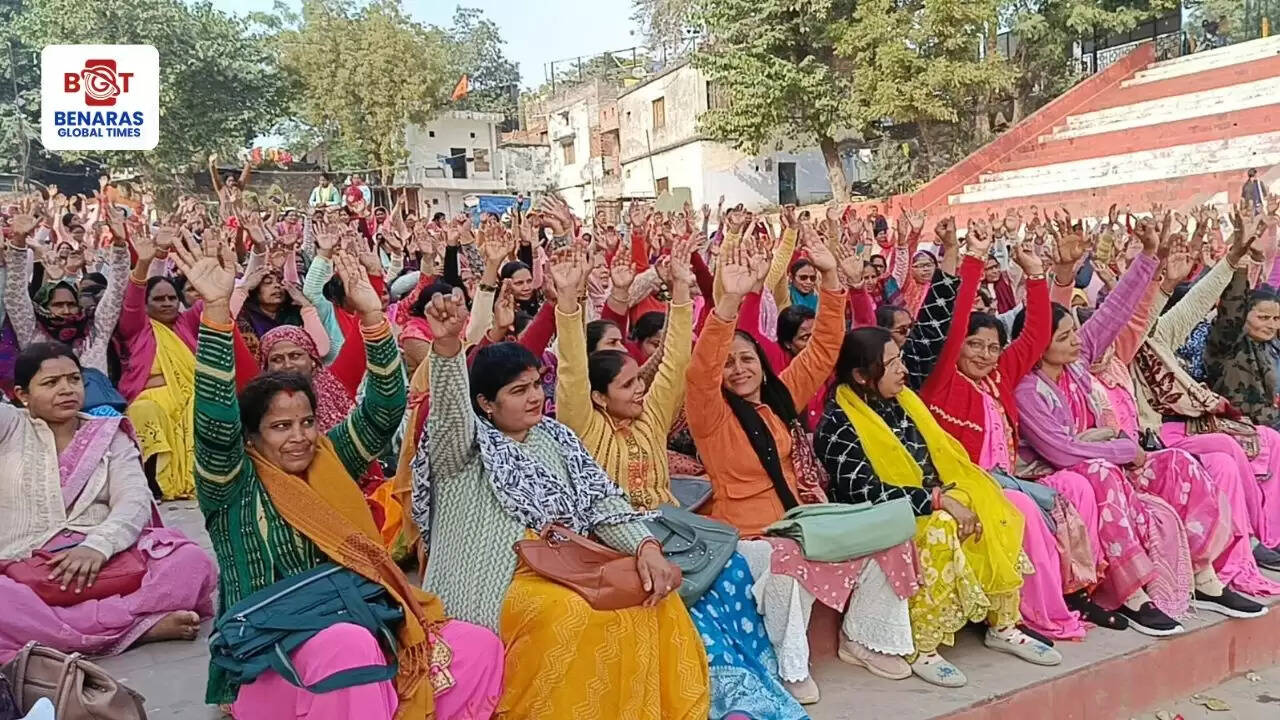 वाराणसी I&nbsp;महात्मा गांधी की शहादत दिवस की पूर्व संध्या पर दिहाड़ी मजदूर संगठन एवं लोक समिति वाराणसी के संयुक्त तत्वावधान में राजातालाब में सैकड़ों दिहाड़ी मजदूरों ने रोजगार और मजदूर अधिकारों को लेकर 