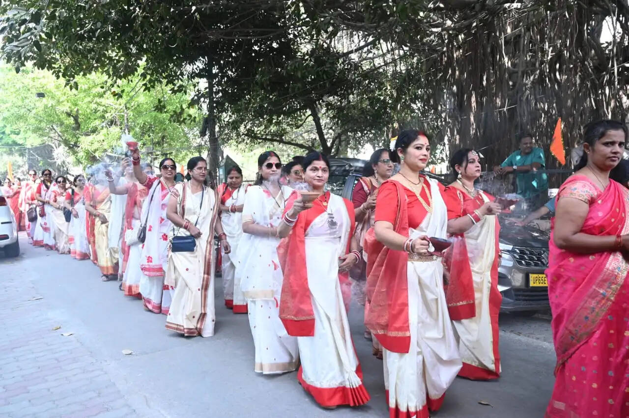 काशी में विश्व मांगल्य सभा का प्रांतीय अधिवेशन: सर्वधर्म समभाव की शोभायात्रा, पद्मश्री मालिनी अवस्थी रहीं विशिष्ट अतिथि