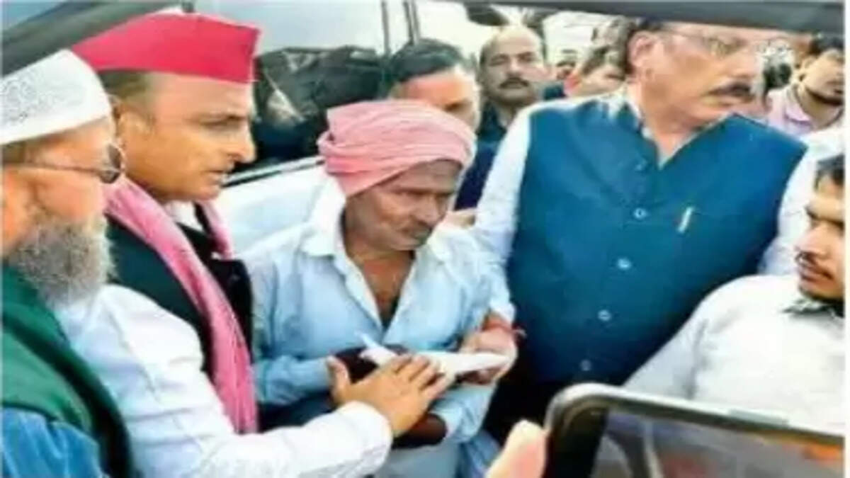 अखिलेश यादव