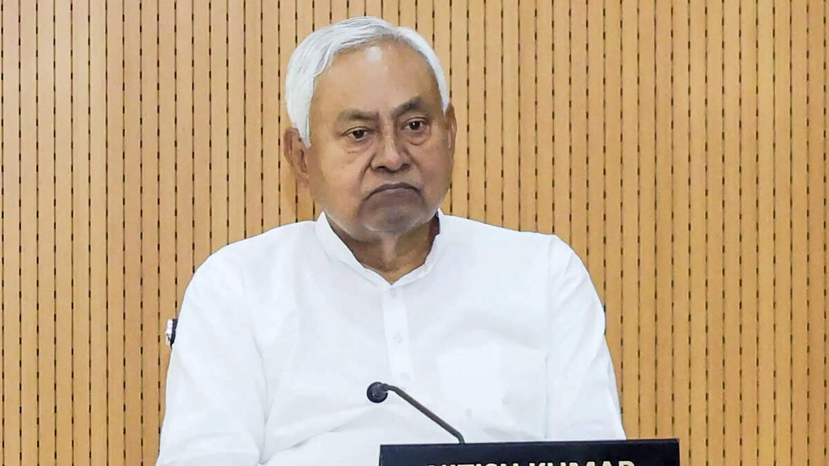  बिहार में फिर सियासी हलचल, सीएम पद छोड़ने से पहले Nitish Kumar की 4 शर्तों से बढ़ा तनाव