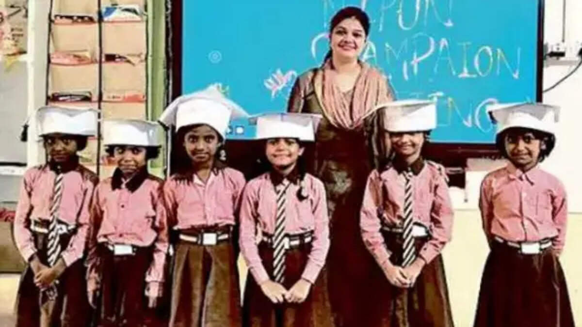नीलम को शिक्षक पुरस्का