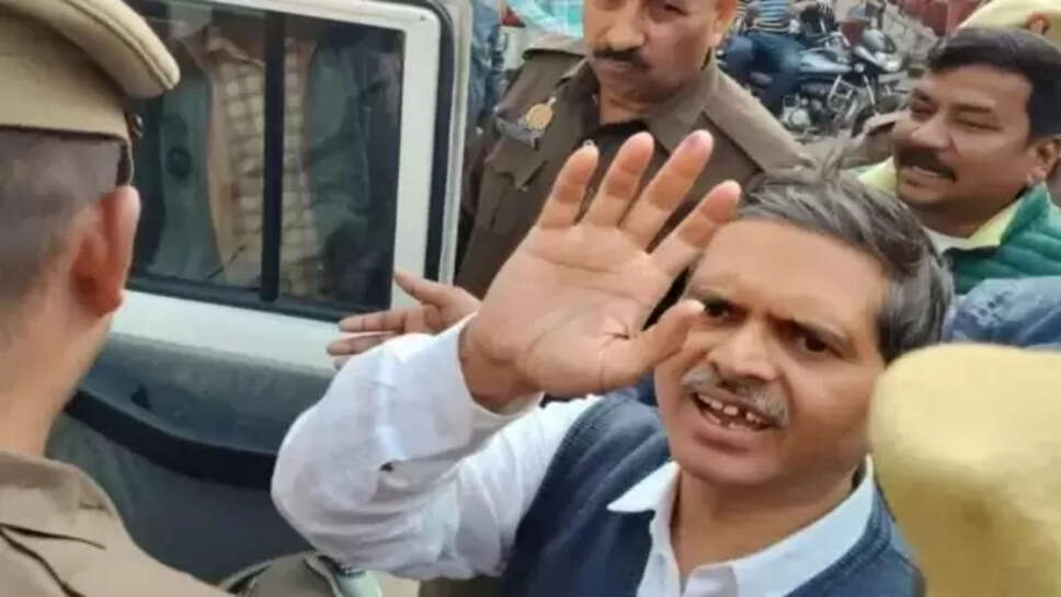 पूर्व IPS अमिताभ ठाकुर