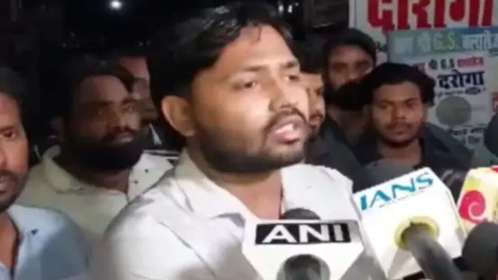 खान सर पर FIR दर्ज