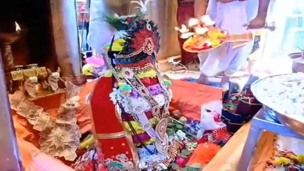 दूल्हे बने बाबा विश्वनाथ