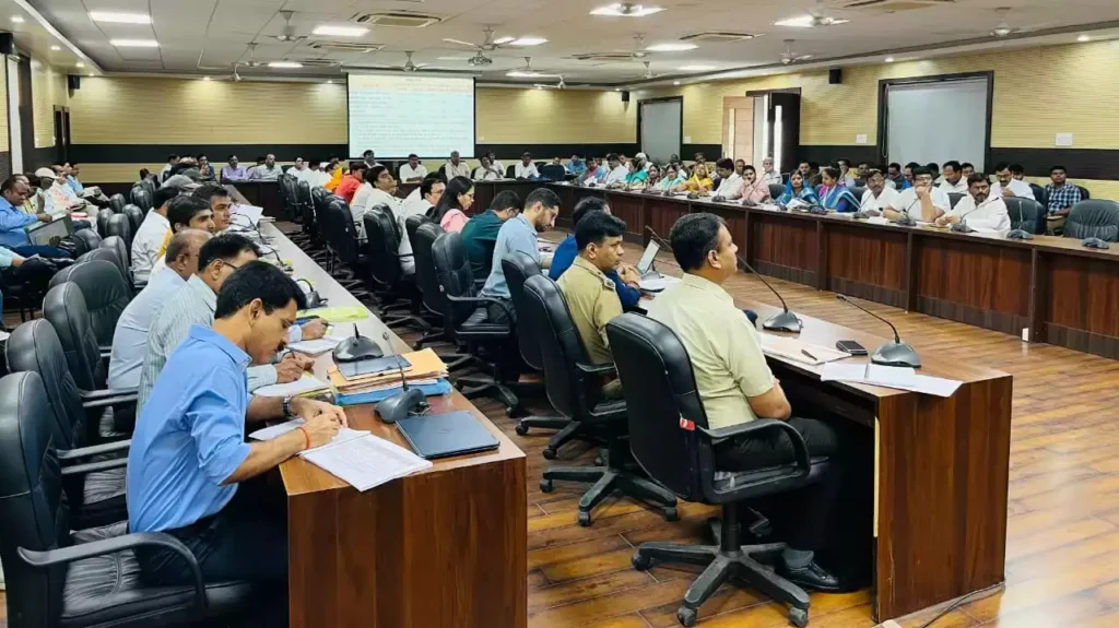 सर्किट हाउस में जिलास्तरीय योजनाओं की समीक्षा बैठक, वित्त मंत्री ने किसानों और बुनियादी ढांचे पर दिया जोर सर्किट हाउस में जिलास्तरीय योजनाओं की समीक्षा बैठक, वित्त मंत्री ने किसानों और बुनियादी ढांचे पर दिया जोर सर्किट हाउस में जिलास्तरीय योजनाओं की समीक्षा बैठक, वित्त मंत्री ने किसानों और बुनियादी ढांचे पर दिया जोर