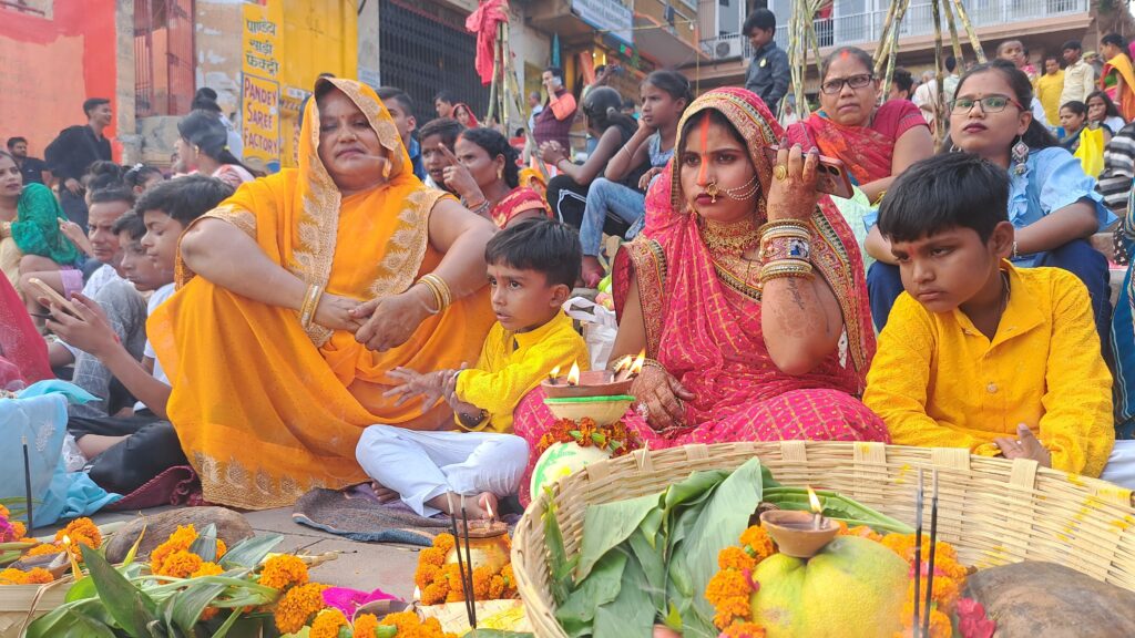 Chhath Puja 2024 : मां गंगा की गोद में लाखों श्रद्धालुओं ने अस्त होते सूर्य को दिया अर्घ्य Chhath Puja 2024 : मां गंगा की गोद में लाखों श्रद्धालुओं ने अस्त होते सूर्य को दिया अर्घ्य