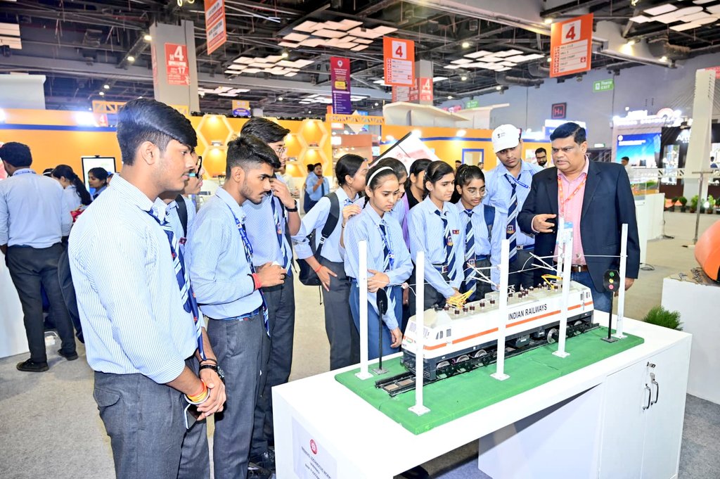 IITF 2024 : रेलवे मंडप का उद्घाटन, BLW के लोको मॉडल बने आकर्षण का केंद्र IITF 2024 : रेलवे मंडप का उद्घाटन, BLW के लोको मॉडल बने आकर्षण का केंद्र IITF 2024 : रेलवे मंडप का उद्घाटन, BLW के लोको मॉडल बने आकर्षण का केंद्र