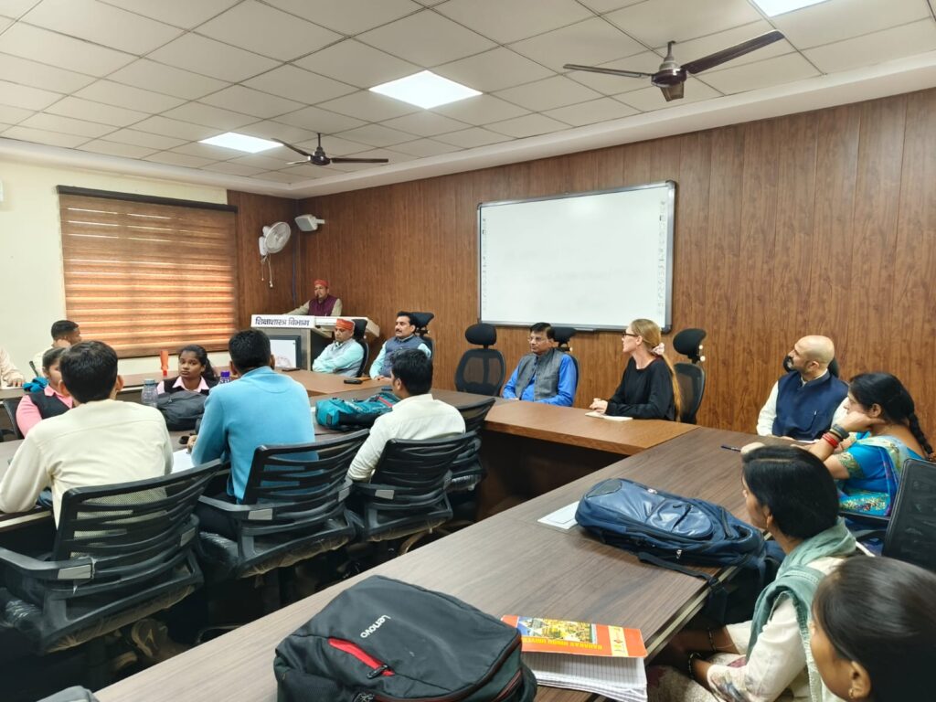 KASHI VIDYAPITH : महिला हिंसा पर जागरूकता कार्यक्रम, घरेलू हिंसा के व्यापक प्रभावों पर चर्चा KASHI VIDYAPITH : महिला हिंसा पर जागरूकता कार्यक्रम, घरेलू हिंसा के व्यापक प्रभावों पर चर्चा KASHI VIDYAPITH : महिला हिंसा पर जागरूकता कार्यक्रम, घरेलू हिंसा के व्यापक प्रभावों पर चर्चा