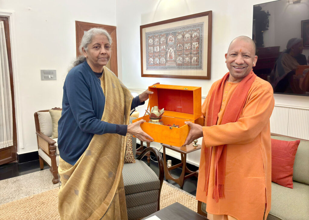 महाकुंभ 2025: सीएम योगी ने राष्ट्रपति समेत कई विशिष्टजनों को दिया निमंत्रण, तैयारियां अंतिम चरण में महाकुंभ 2025: सीएम योगी ने राष्ट्रपति समेत कई विशिष्टजनों को दिया निमंत्रण, तैयारियां अंतिम चरण में महाकुंभ 2025: सीएम योगी ने राष्ट्रपति समेत कई विशिष्टजनों को दिया निमंत्रण, तैयारियां अंतिम चरण में