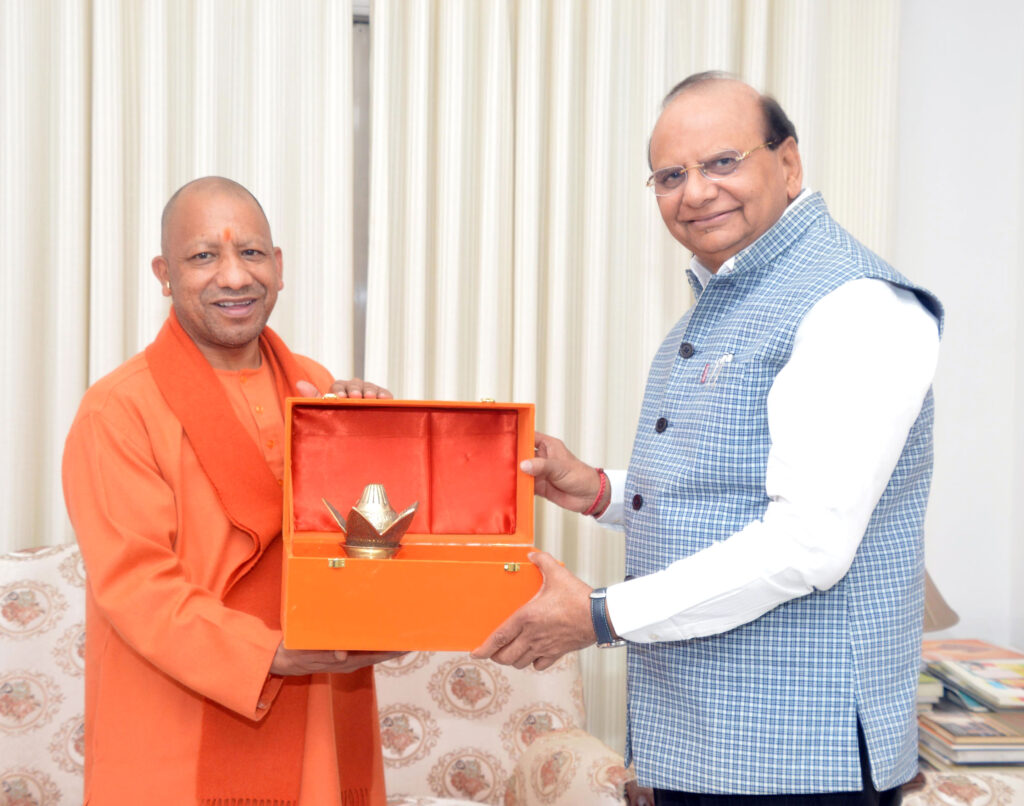 महाकुंभ 2025: सीएम योगी ने राष्ट्रपति समेत कई विशिष्टजनों को दिया निमंत्रण, तैयारियां अंतिम चरण में महाकुंभ 2025: सीएम योगी ने राष्ट्रपति समेत कई विशिष्टजनों को दिया निमंत्रण, तैयारियां अंतिम चरण में महाकुंभ 2025: सीएम योगी ने राष्ट्रपति समेत कई विशिष्टजनों को दिया निमंत्रण, तैयारियां अंतिम चरण में