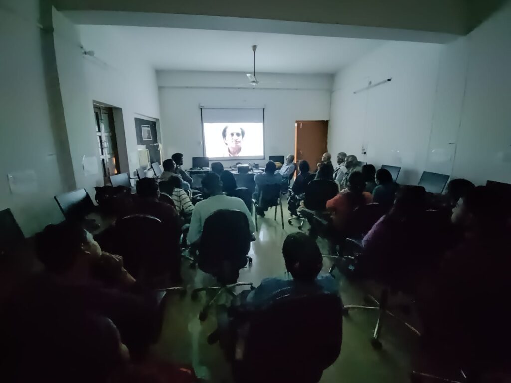 काशी विद्यापीठ में रघुराय की डॉक्यूमेंट्री ने फोटो पत्रकारिता की ताकत को उजागर किया काशी विद्यापीठ में रघुराय की डॉक्यूमेंट्री ने फोटो पत्रकारिता की ताकत को उजागर किया काशी विद्यापीठ में रघुराय की डॉक्यूमेंट्री ने फोटो पत्रकारिता की ताकत को उजागर किया