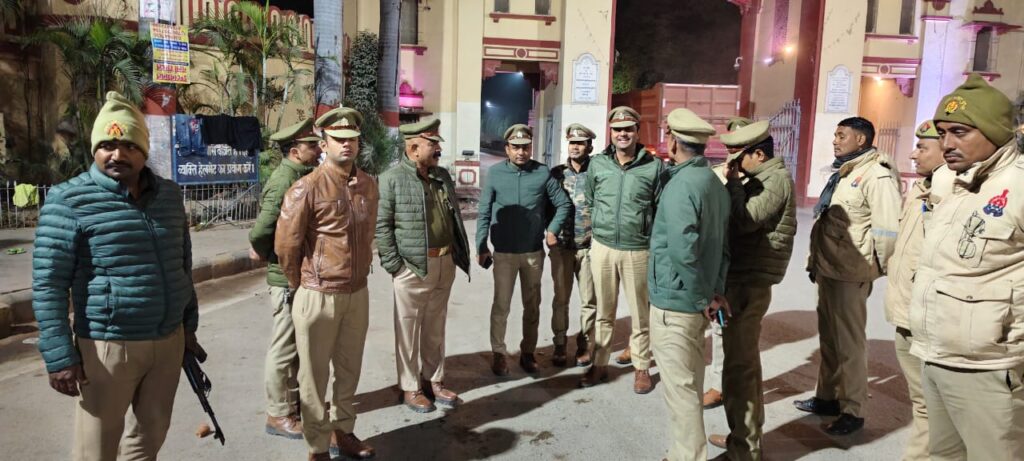 वाराणसी कमिश्नरेट पुलिस ने तड़के चलाया सघन वाहन चेकिंग अभियान वाराणसी कमिश्नरेट पुलिस ने तड़के चलाया सघन वाहन चेकिंग अभियान वाराणसी कमिश्नरेट पुलिस ने तड़के चलाया सघन वाहन चेकिंग अभियान