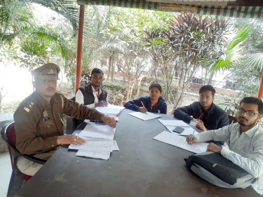 काशी में SPEL Programme 2.0 के तहत छात्र-छात्राओं को दिया जा रहा व्यावहारिक पुलिस प्रशिक्षण काशी में SPEL Programme 2.0 के तहत छात्र-छात्राओं को दिया जा रहा व्यावहारिक पुलिस प्रशिक्षण काशी में SPEL Programme 2.0 के तहत छात्र-छात्राओं को दिया जा रहा व्यावहारिक पुलिस प्रशिक्षण
