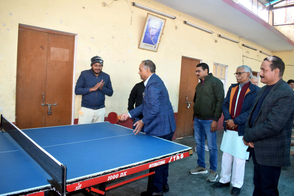 आनंद चंदोला खेल महोत्सव: शतरंज, बैडमिंटन और कैरम में खिलाड़ियों का जलवा आनंद चंदोला खेल महोत्सव: शतरंज, बैडमिंटन और कैरम में खिलाड़ियों का जलवा आनंद चंदोला खेल महोत्सव: शतरंज, बैडमिंटन और कैरम में खिलाड़ियों का जलवा