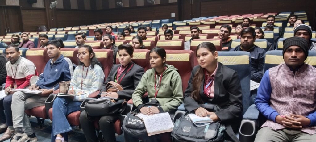 युवाओं को नारकोटिक्स और मानव तस्करी के प्रति किया गया जागरूक, SPEL प्रोग्राम में छात्रों ने लिया हिस्सा युवाओं को नारकोटिक्स और मानव तस्करी के प्रति किया गया जागरूक, SPEL प्रोग्राम में छात्रों ने लिया हिस्सा युवाओं को नारकोटिक्स और मानव तस्करी के प्रति किया गया जागरूक, SPEL प्रोग्राम में छात्रों ने लिया हिस्सा