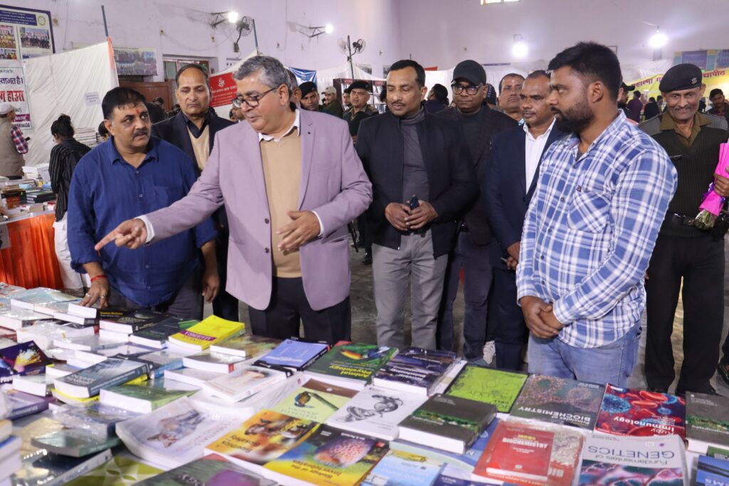 काशी विद्यापीठ में चार दिवसीय पुस्तक मेले का शुभारंभ, कुलपति प्रो. ए.के. त्यागी ने किया उद्घाटन काशी विद्यापीठ में चार दिवसीय पुस्तक मेले का शुभारंभ, कुलपति प्रो. ए.के. त्यागी ने किया उद्घाटन काशी विद्यापीठ में चार दिवसीय पुस्तक मेले का शुभारंभ, कुलपति प्रो. ए.के. त्यागी ने किया उद्घाटन