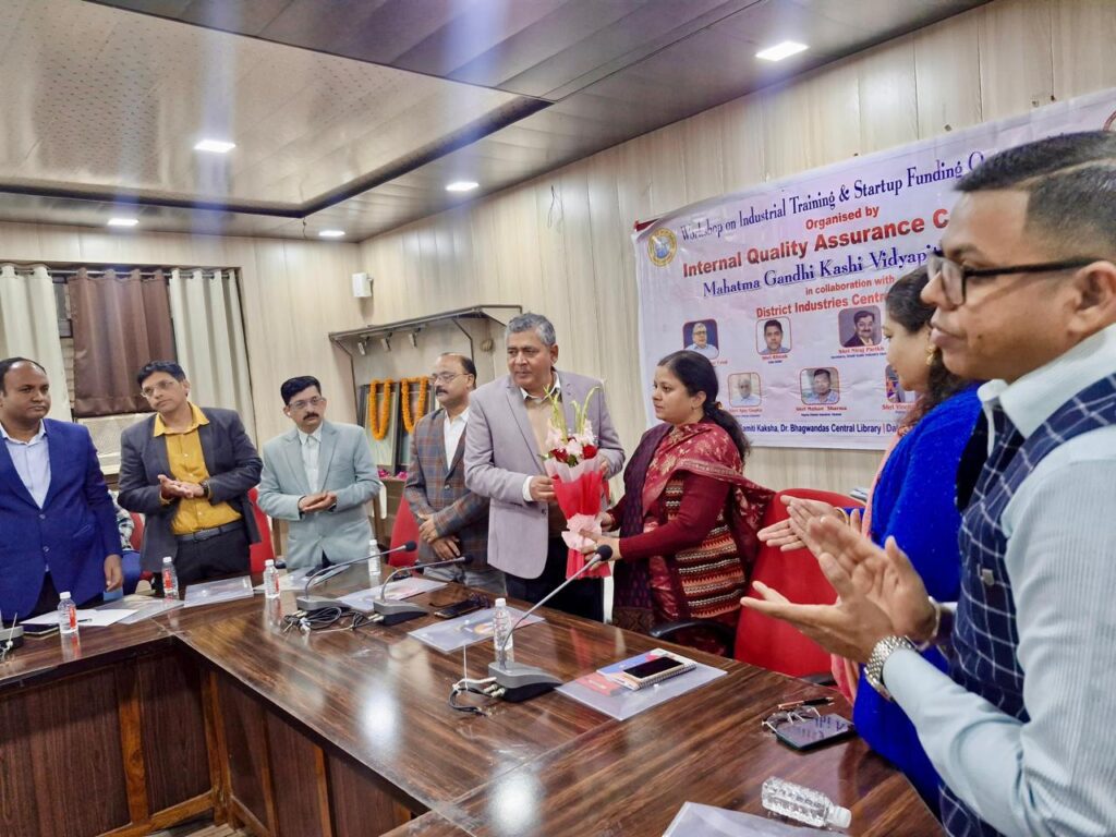 विद्यार्थियों को उद्यमशील बनाने के लिए ज्ञान, कौशल और मानवीय मूल्य जरूरी- प्रो. ए.के. त्यागी विद्यार्थियों को उद्यमशील बनाने के लिए ज्ञान, कौशल और मानवीय मूल्य जरूरी- प्रो. ए.के. त्यागी विद्यार्थियों को उद्यमशील बनाने के लिए ज्ञान, कौशल और मानवीय मूल्य जरूरी- प्रो. ए.के. त्यागी